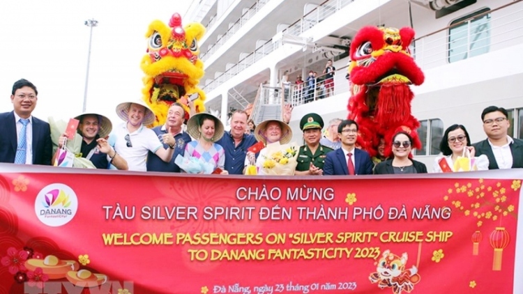 Silver Spirit cruise ship brings 648 visitors to Da Nang
